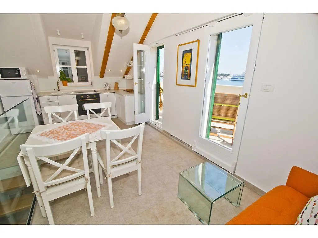 Apartmán Town House Viva Split 0*,